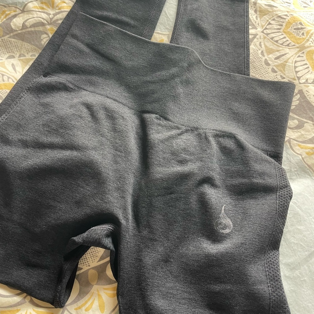 Ryderwear Charcoal Leggings size small. New